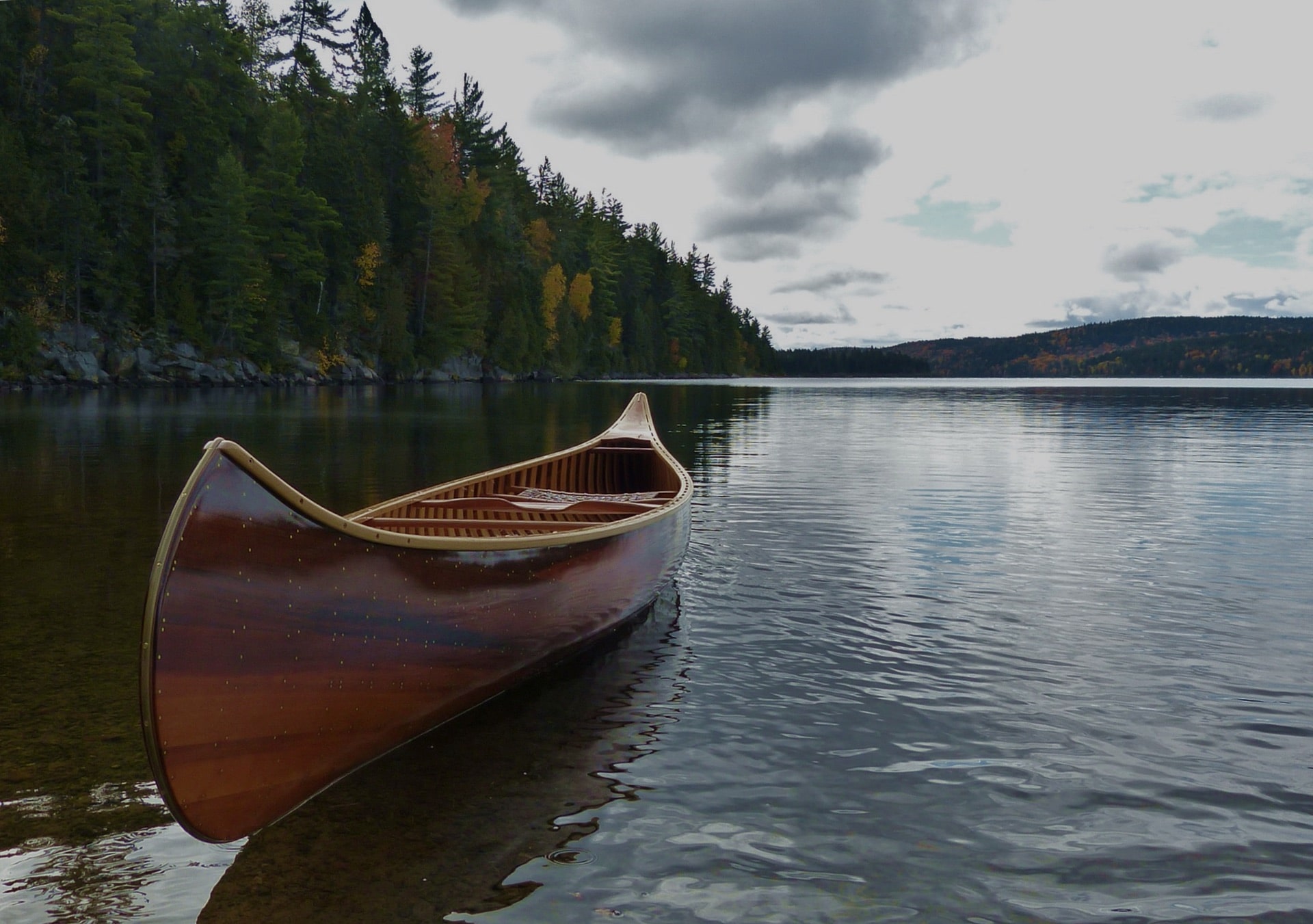 SereneScape Canoes